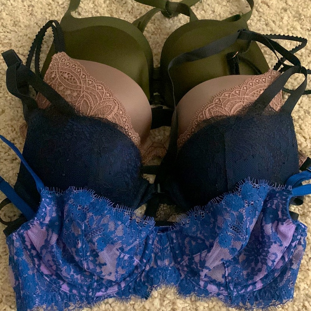 Set of 4 Victoria’s Secret Bras